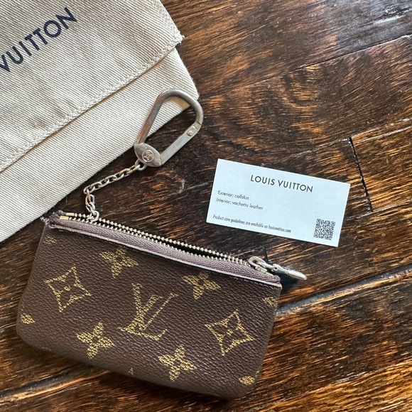 Louis Vuitton key pouch monogram with authentic LV bag (pictured) - Picture 3 of 6